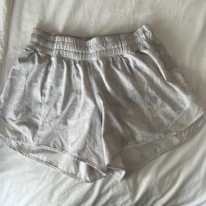 Lululemon Hotty Hot Low Rise Lined Short-2.5 inches